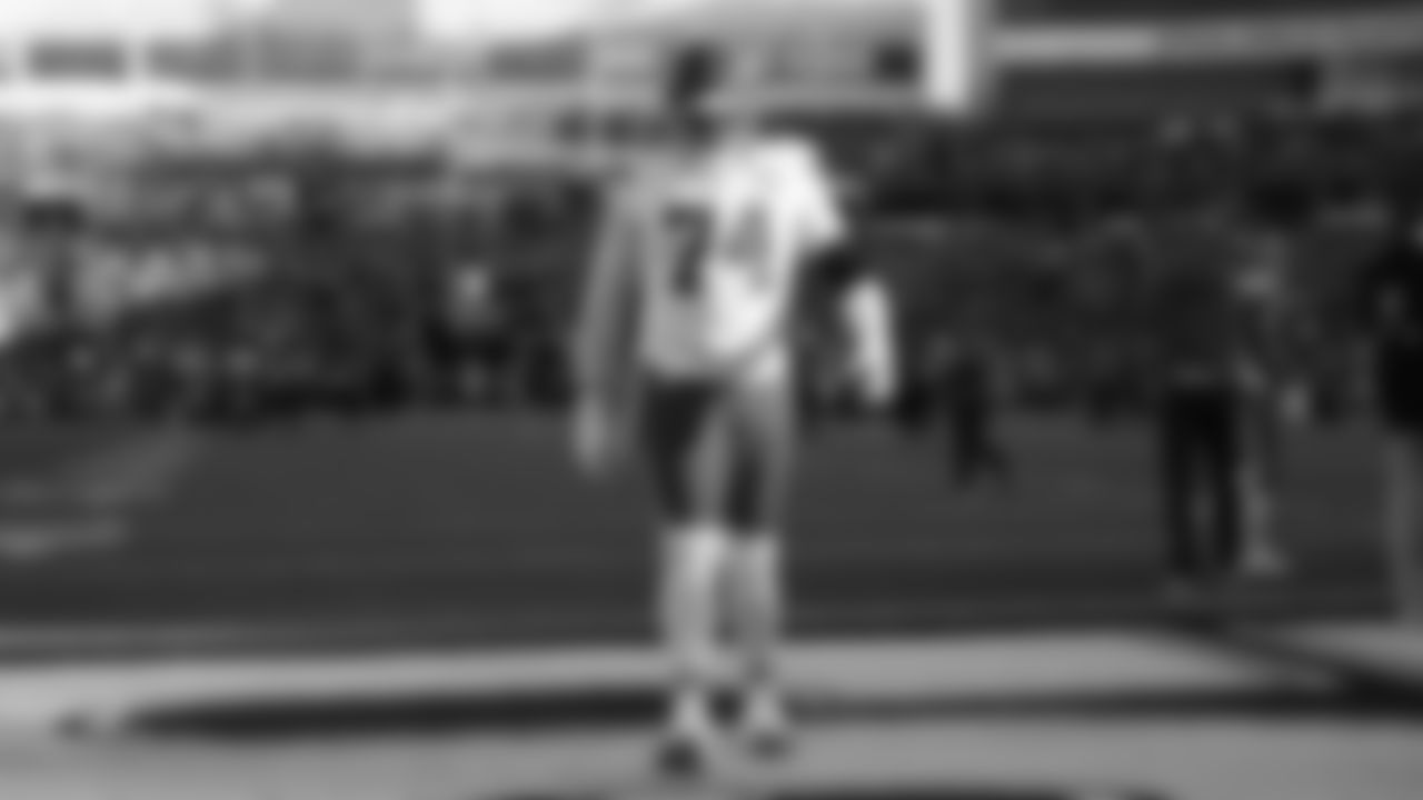 Kansas City Chiefs tackle Jawaan Taylor (74) prior to a week 9 NFL football game against the Buffalo Bills, Sunday, November 2, 2025 in Buffalo, NY