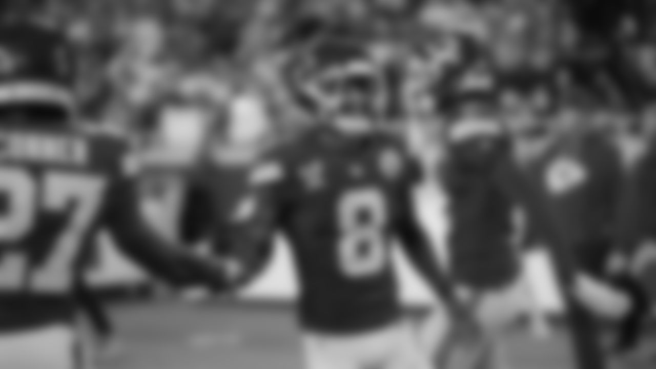 Kansas City Chiefs cornerback Kristian Fulton (8) warms up prior to an NFL week 17 matchup against the Denver Broncos, Thursday, December 25, 2025.