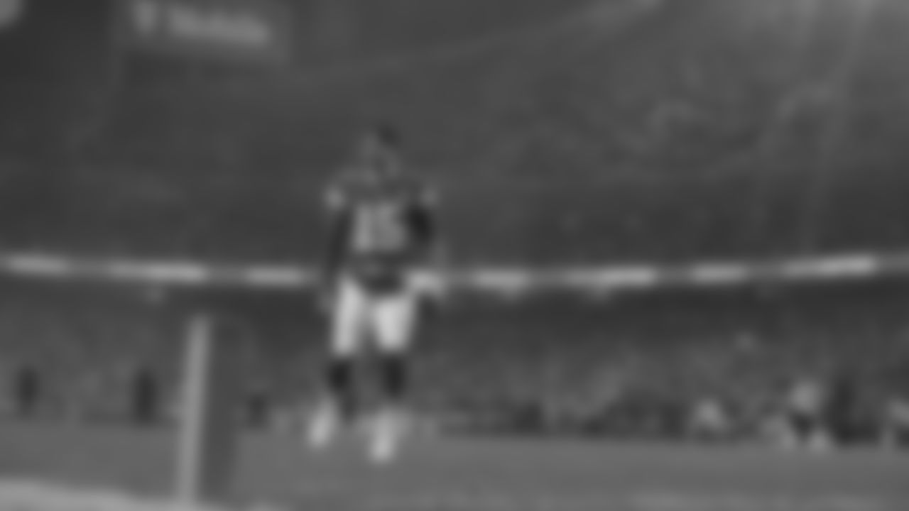 Kansas City Chiefs quarterback Patrick Mahomes (15) looks on prior to an NFL week 14 matchup against the Houston Texans, Sunday December 7, 2025.