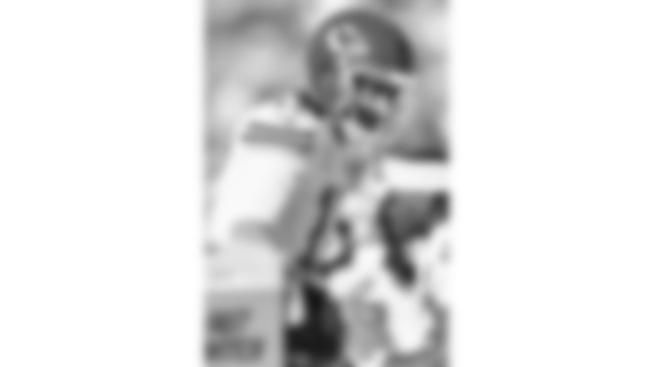 Kansas City Chiefs quarterback Gardner Minshew (17) speaks with his teammates on the bench during a week 16 NFL Football game against the Tennessee Titans on Sunday, December 21, 2025 in Nashville, Tennessee.