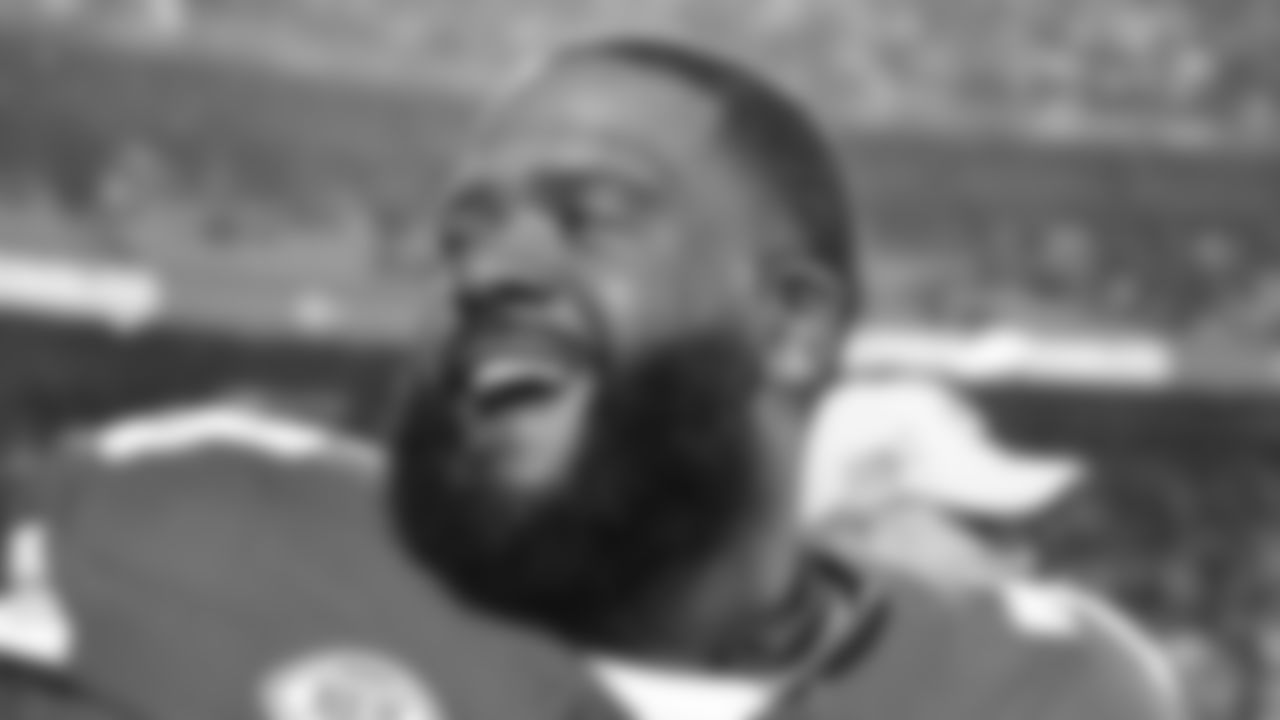 Kansas City Chiefs offensive tackle Donovan Smith (79) prior to the week 11 NFL football game against the Philadelphia Eagles, November 20, 2023 in Kansas City.