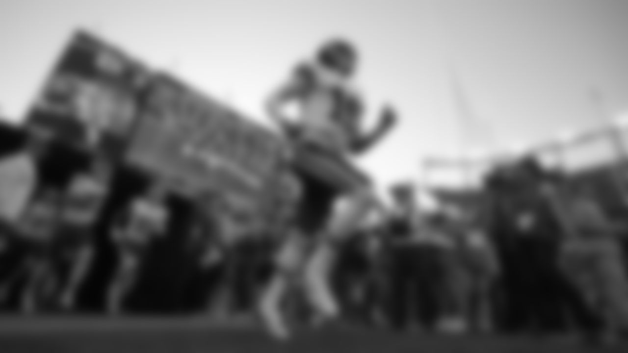 Kansas City Chiefs quarterback Patrick Mahomes (15) runs on to the field prior to a week 11 NFL Football game against the Denver Broncos on Sunday, November 16, 2025 in Denver, Colorado.