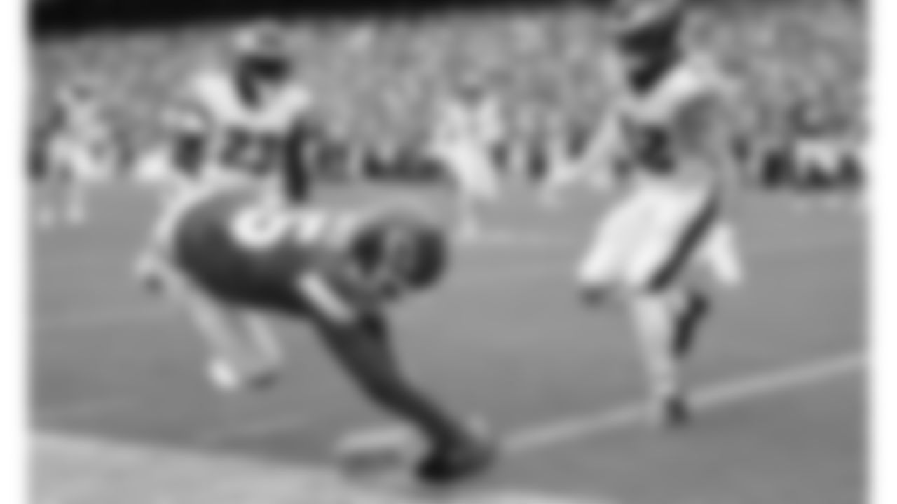 Kansas City Chiefs quarterback Patrick Mahomes (15) dives at the pylon during the week 2 NFL football game against the Philadelphia Eagles, Sunday, September 14, 2025 in Kansas City, MO.