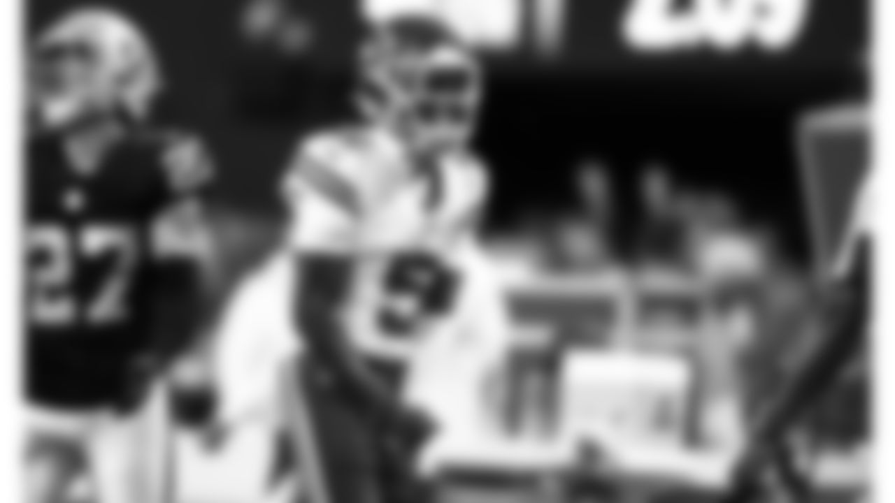 Kansas City Chiefs wide receiver Hollywood Brown (5) celebrates during a week 18 NFL football game against the Las Vegas Raiders, Sunday, January 4, 2026 in Las Vegas, NV.