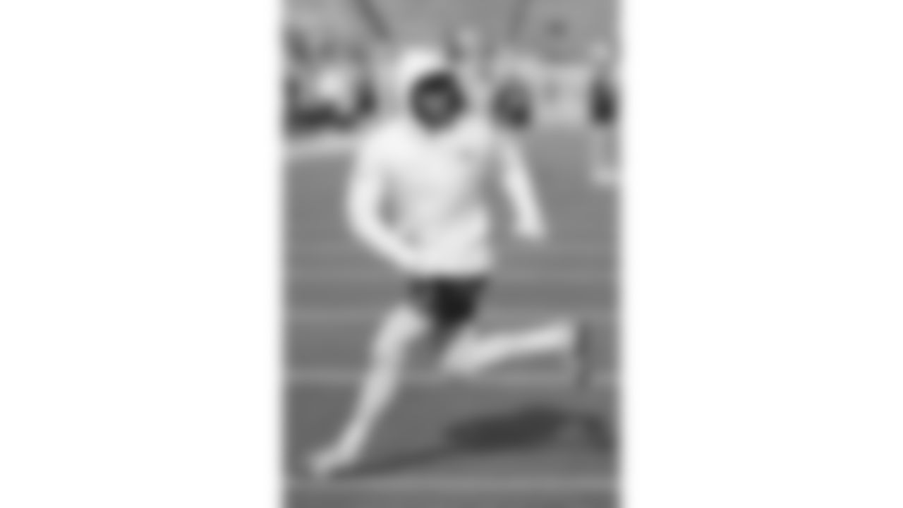 Kansas City Chiefs running back Isiah Pacheco (10) warms up prior to a week 16 NFL Football game against the Tennessee Titans on Sunday, December 21, 2025 in Nashville, Tennessee.