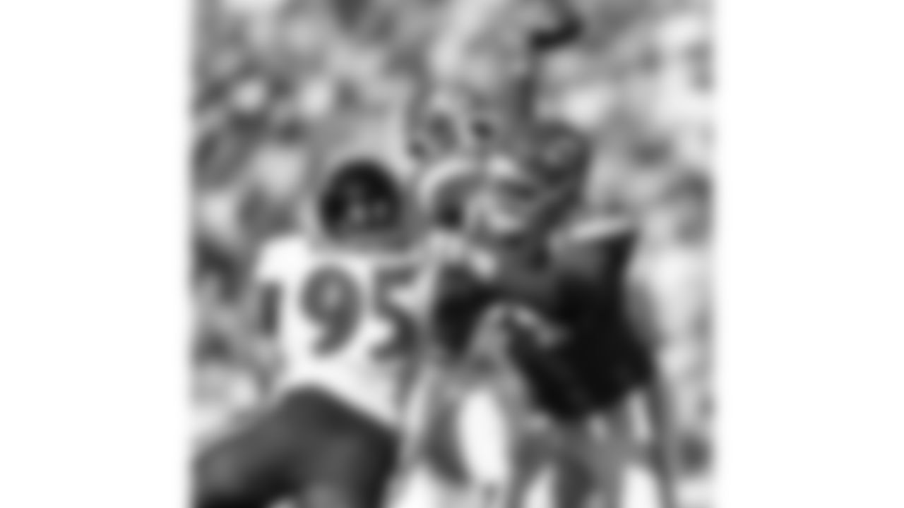 Kansas City Chiefs tackle Jawaan Taylor (74) blocks Baltimore Ravens linebacker Tavius Robinson (95) during the week 4 NFL football game, Sunday, September 28, 2025 in Kansas City, MO.