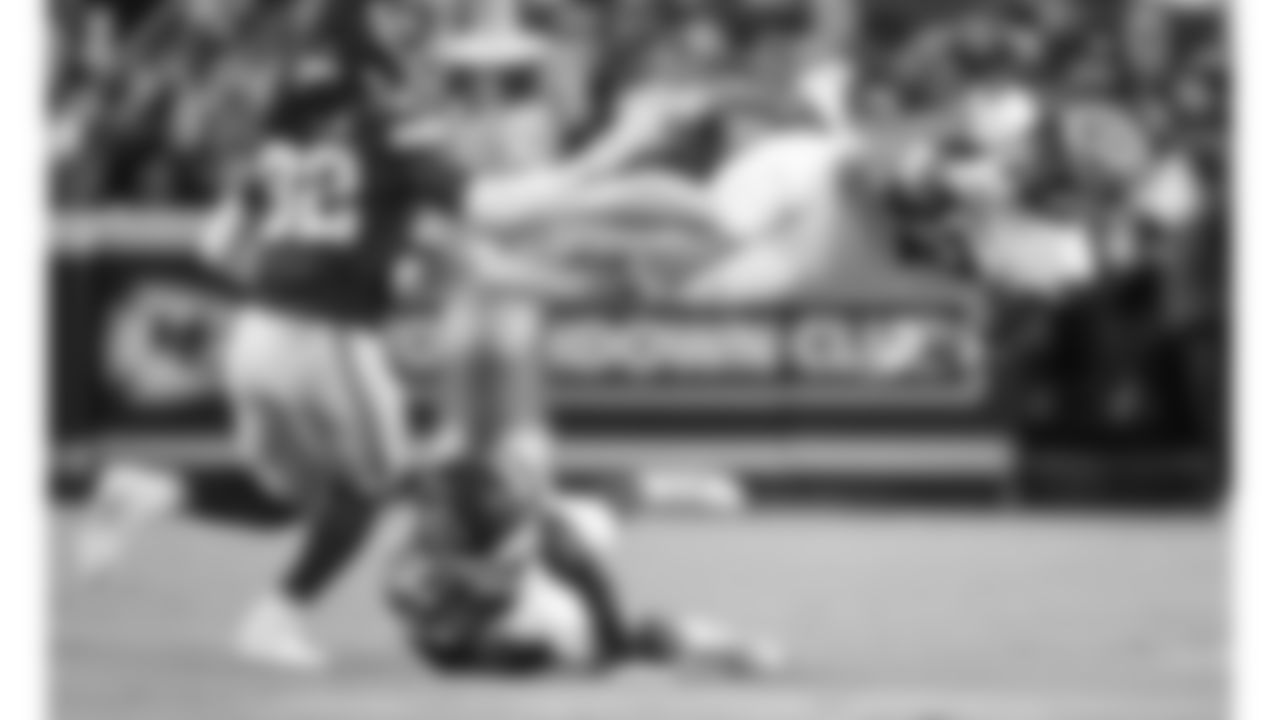 Kansas City Chiefs defensive back Chamarri Conner (27) hits Detroit Lions tight end Sam LaPorta (87) during the week 6 NFL football game, Sunday, October 12, 2025 in Kansas City, MO.