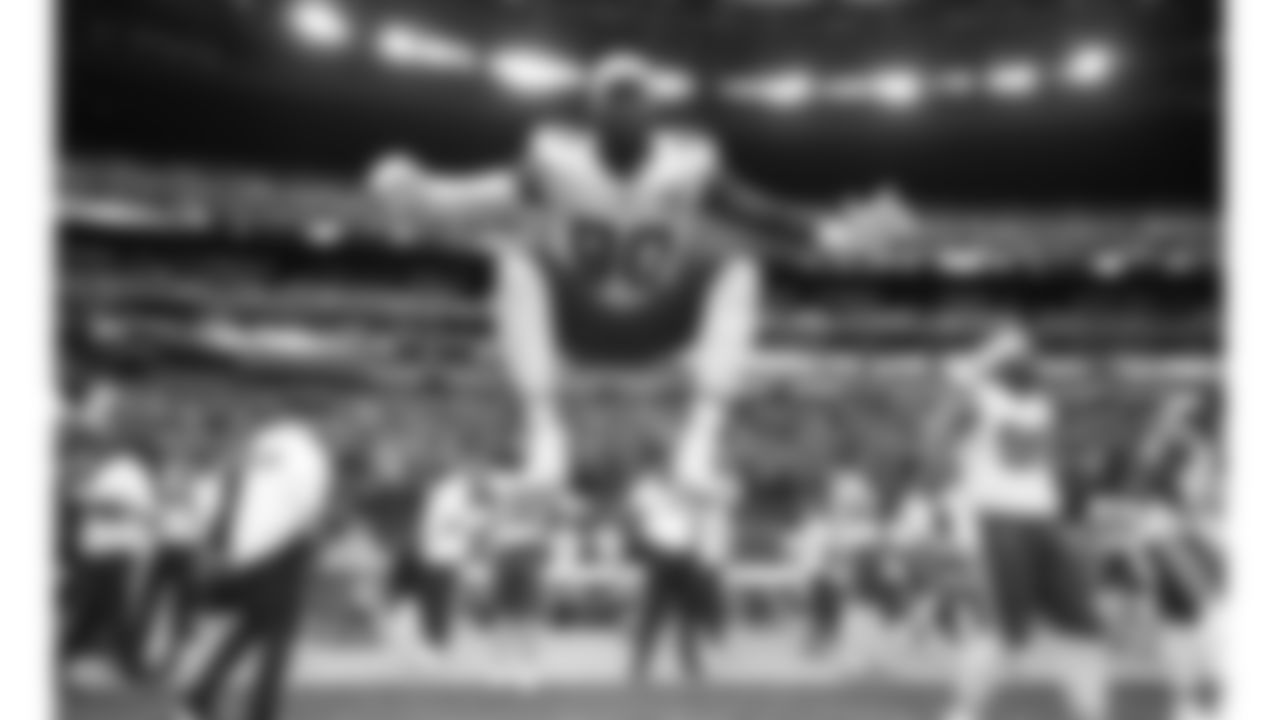 Kansas City Chiefs defensive end Charles Omenihu (90) jumps prior to a week 18 NFL football game against the Las Vegas Raiders, Sunday, January 4, 2026 in Las Vegas, NV.