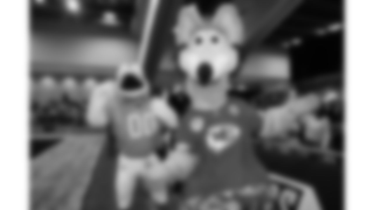 KC Wolf poses with Miami Dolphins mascot, T.D., at the 2026 Pro Bowl opening night at the Moscone Center in San Francisco, California on Monday, February 2, 2026.