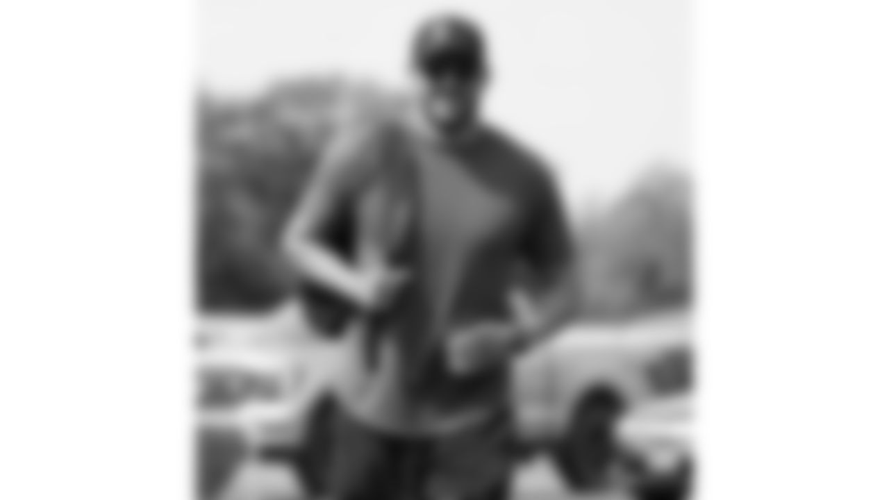 Kansas City Chiefs long snapper James Winchester (41) arrives prior to a week 2 NFL Football game against the Philadelphia Eagles Sunday September 14, 2025.