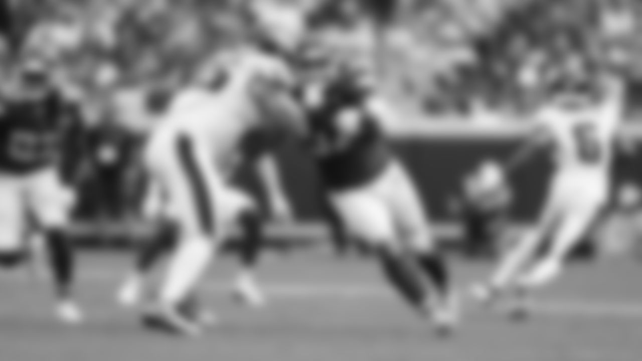 Philadelphia Eagles offensive tackle Lane Johnson (65) blocks Kansas City Chiefs defensive end Ashton Gillotte (97) during the week 2 NFL football game, Sunday, September 14, 2025 in Kansas City, MO.