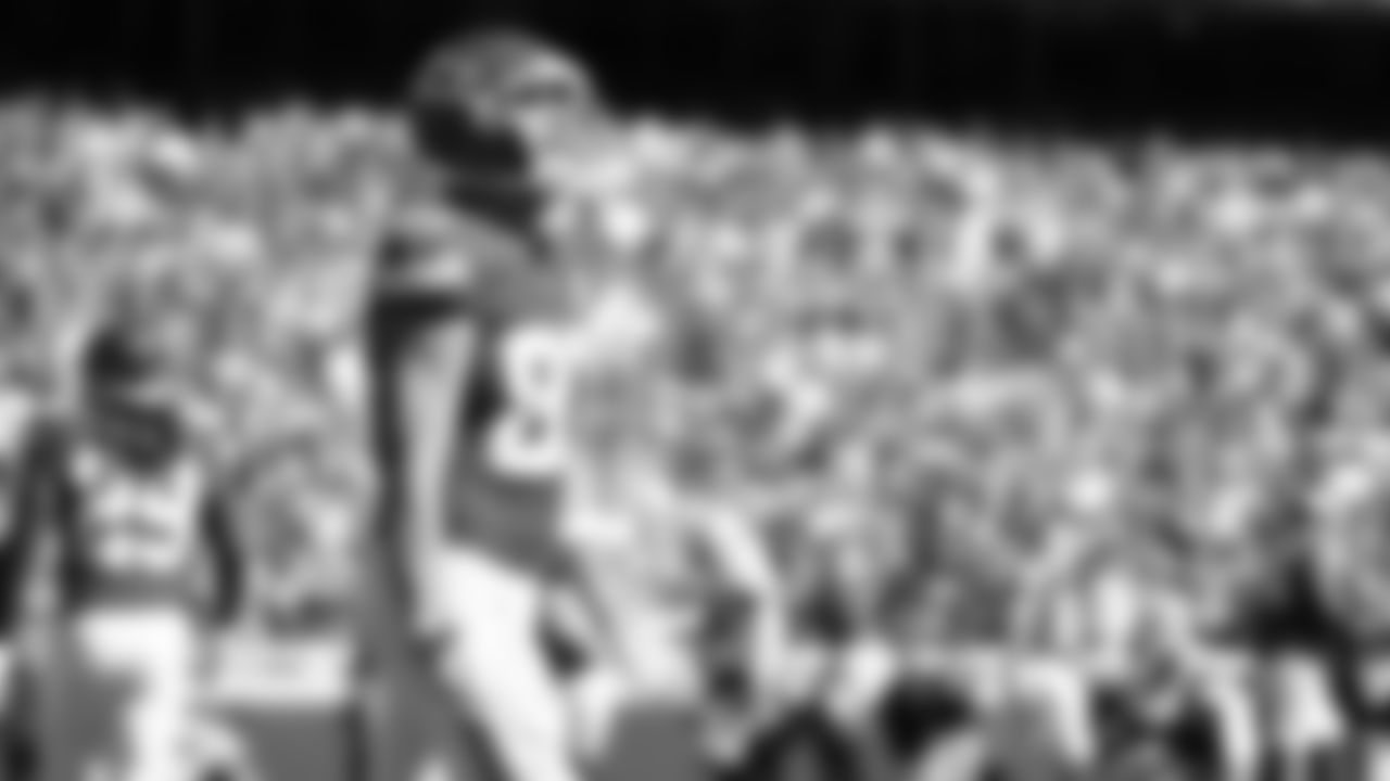 Kansas City Chiefs tight end Travis Kelce (87) celebrates during a week 7 NFL Football game against the Las Vegas Raiders on Sunday, October 19, 2025 in Kansas City, MO.