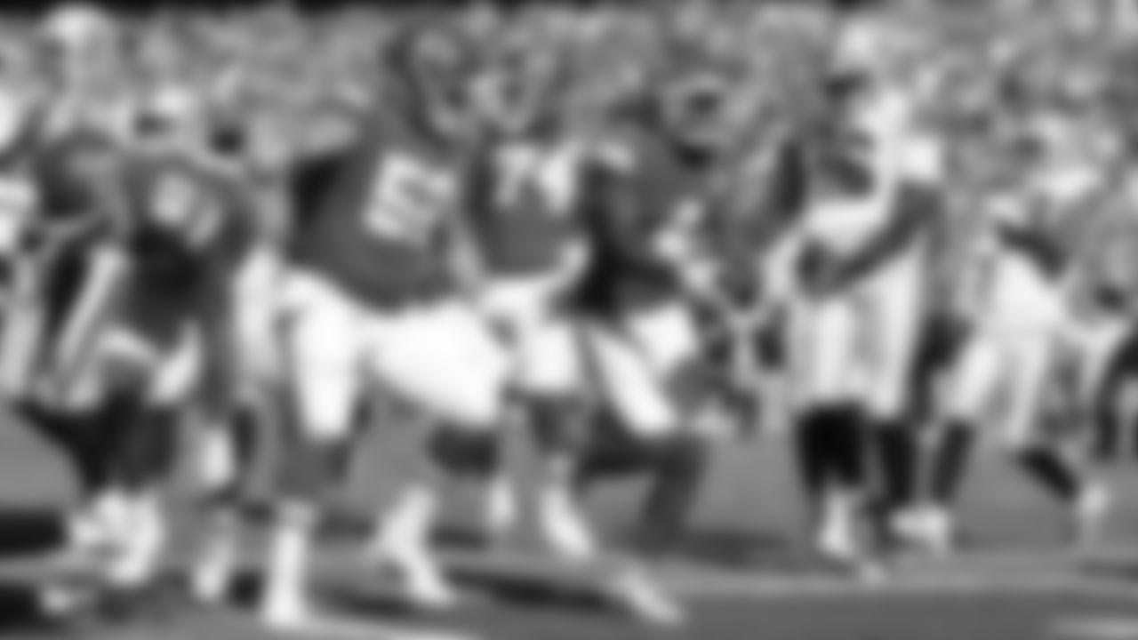 Kansas City Chiefs wide receiver Rashee Rice (4) scores a touchdown during a week 7 NFL Football game against the Las Vegas Raiders on Sunday, October 19, 2025 in Kansas City, MO.