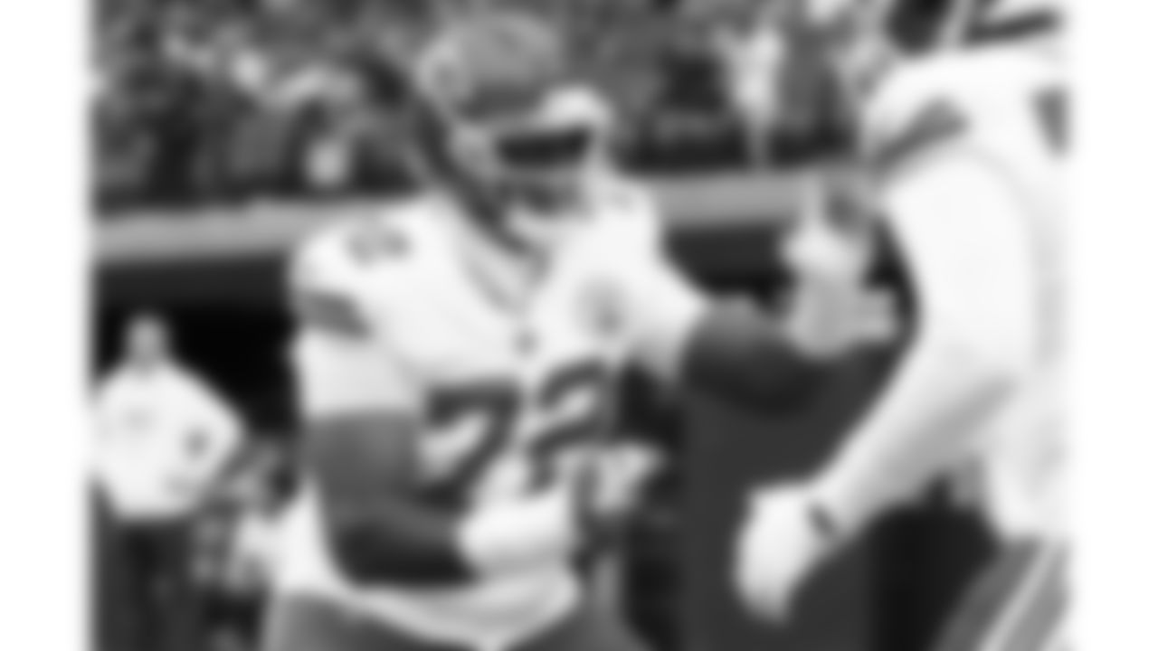 Kansas City Chiefs tackle Chukwuebuka Godrick (72) warms up prior to a week 18 game against the Las Vegas Raiders on Sunday, January 3, 2026.