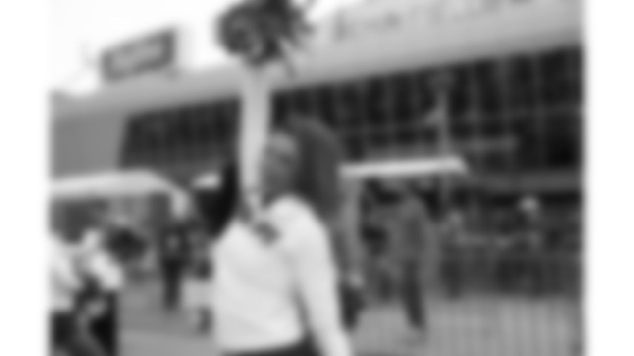 The Kansas City Chiefs Cheerleaders before a week 12 NFL football game against the Indianapolis Colts, Sunday, November 23, 2025 in Kansas City, MO.