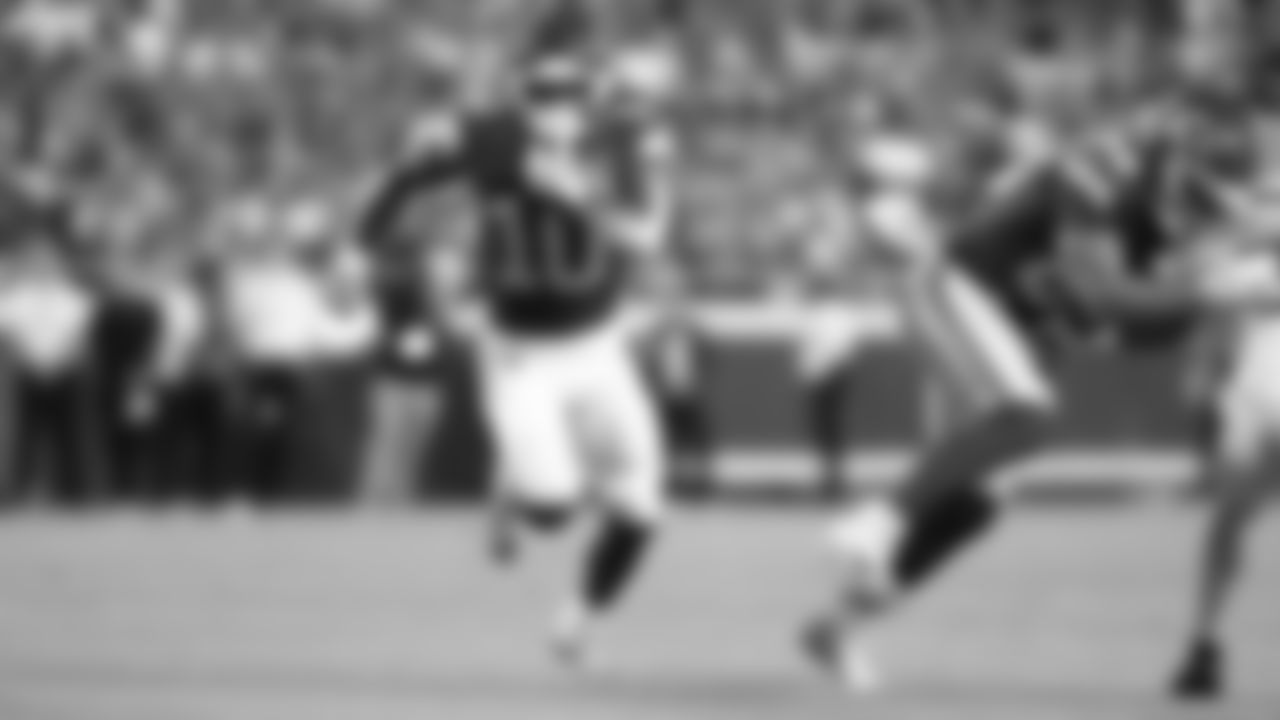 Kansas City Chiefs running back Isiah Pacheco (10) runs the ball during a week 6 NFL Football game against the Detroit Lions on Sunday, October 12, 2025 in Kansas City, MO.