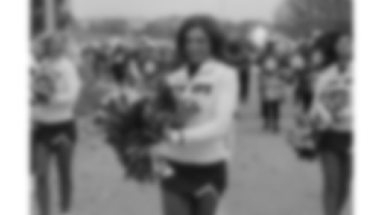 The Kansas City Chiefs Cheerleaders before a week 12 NFL football game against the Indianapolis Colts, Sunday, November 23, 2025 in Kansas City, MO.