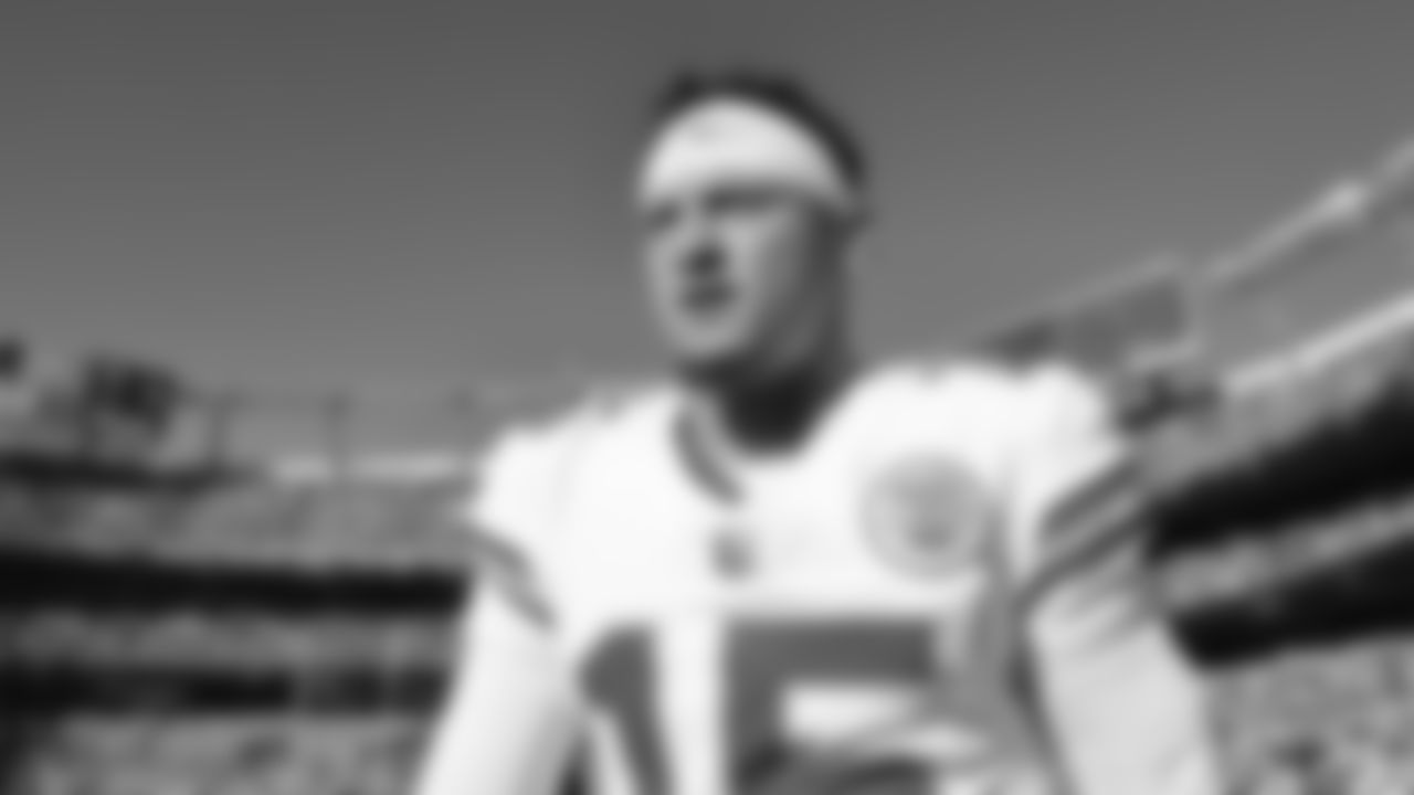 Kansas City Chiefs quarterback Patrick Mahomes (15) on the filed prior to a week 11 NFL Football game against the Denver Broncos on Sunday, November 16, 2025 in Denver, Colorado.