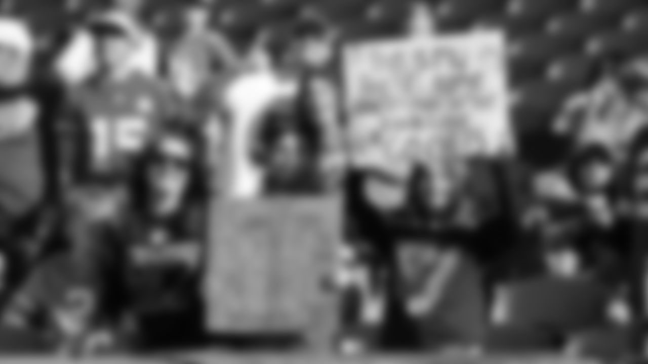 Kansas City Chiefs fans prior to a week 11 NFL Football game against the Denver Broncos on Sunday, November 16, 2025 in Denver, Colorado.