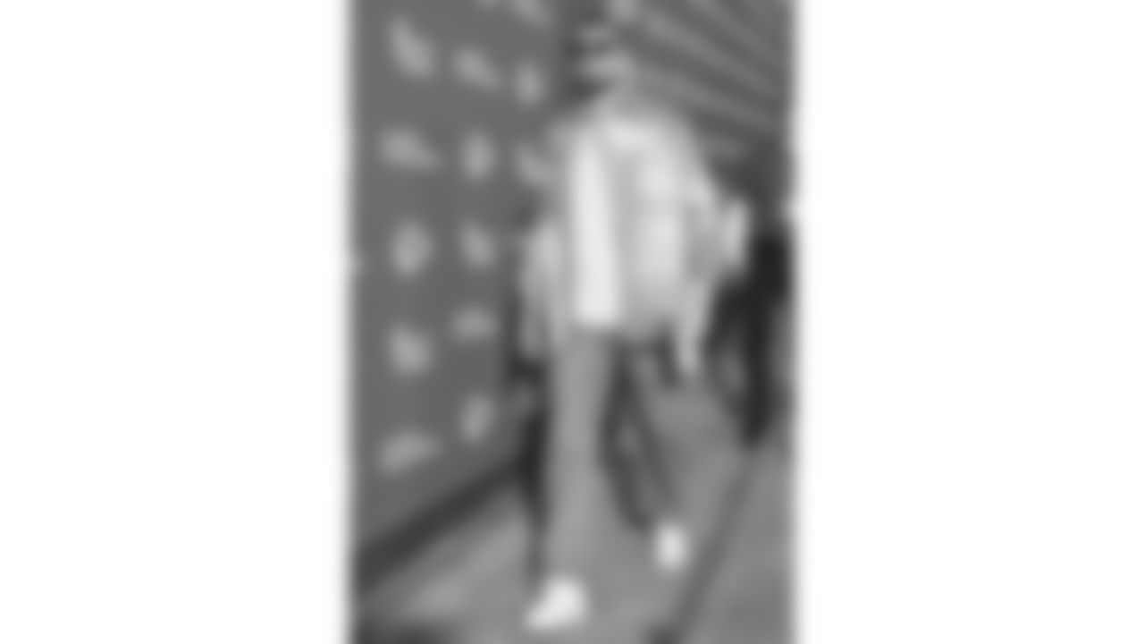 Kansas City Chiefs tight end Travis Kelce (87) arrives prior to a week 8 NFL Football game against the Washington Commanders on Monday, October 27, 2025 in Kansas City, MO.