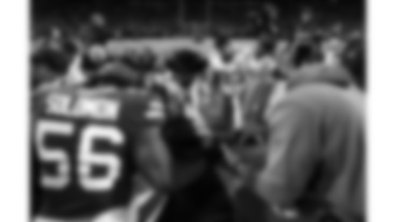 Chiefs and Bills players pray after a week 9 NFL football game against the Buffalo Bills, Sunday, November 2, 2025 in Buffalo, NY