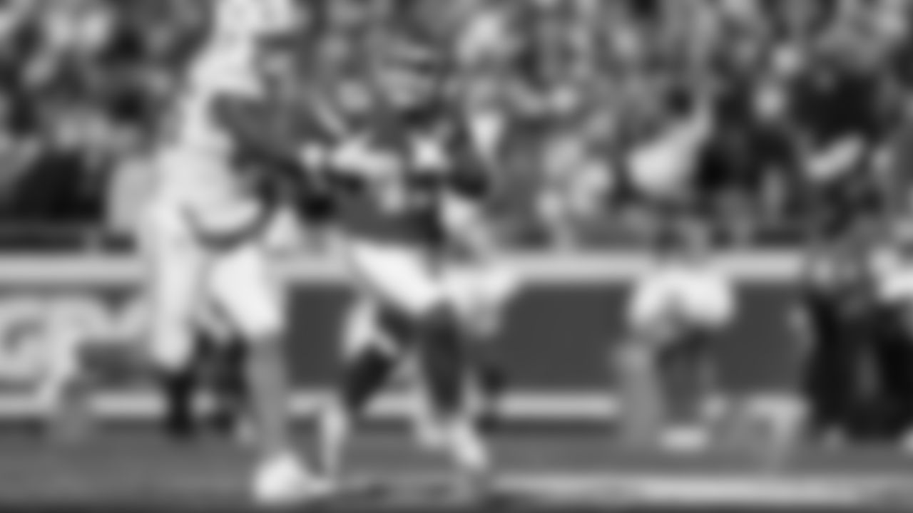 Kansas City Chiefs linebacker Jack Cochrane (43) in position during an NFL week 15 matchup against the Los Angeles Chargers, Sunday December 14, 2025.