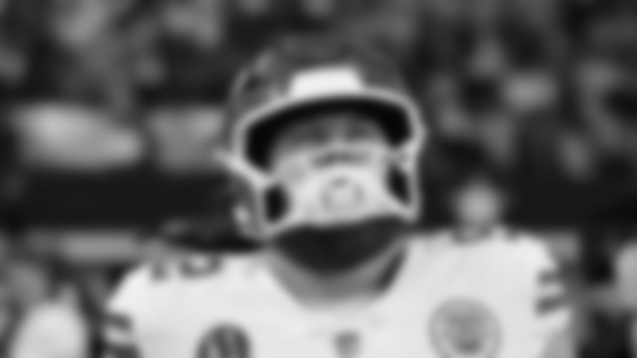 Kansas City Chiefs center Creed Humphrey (52) prior to a week 13 NFL football game against the Dallas Cowboys on Thursday, November 27, 2025 in Arlington, TX.