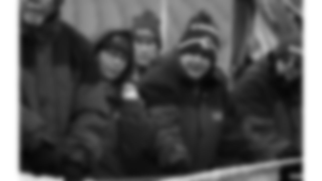 Red Coaters practice prior to a week 14 NFL Football game against the Houston Texans on Sunday, December 7, 2025 in Kansas City, MO.