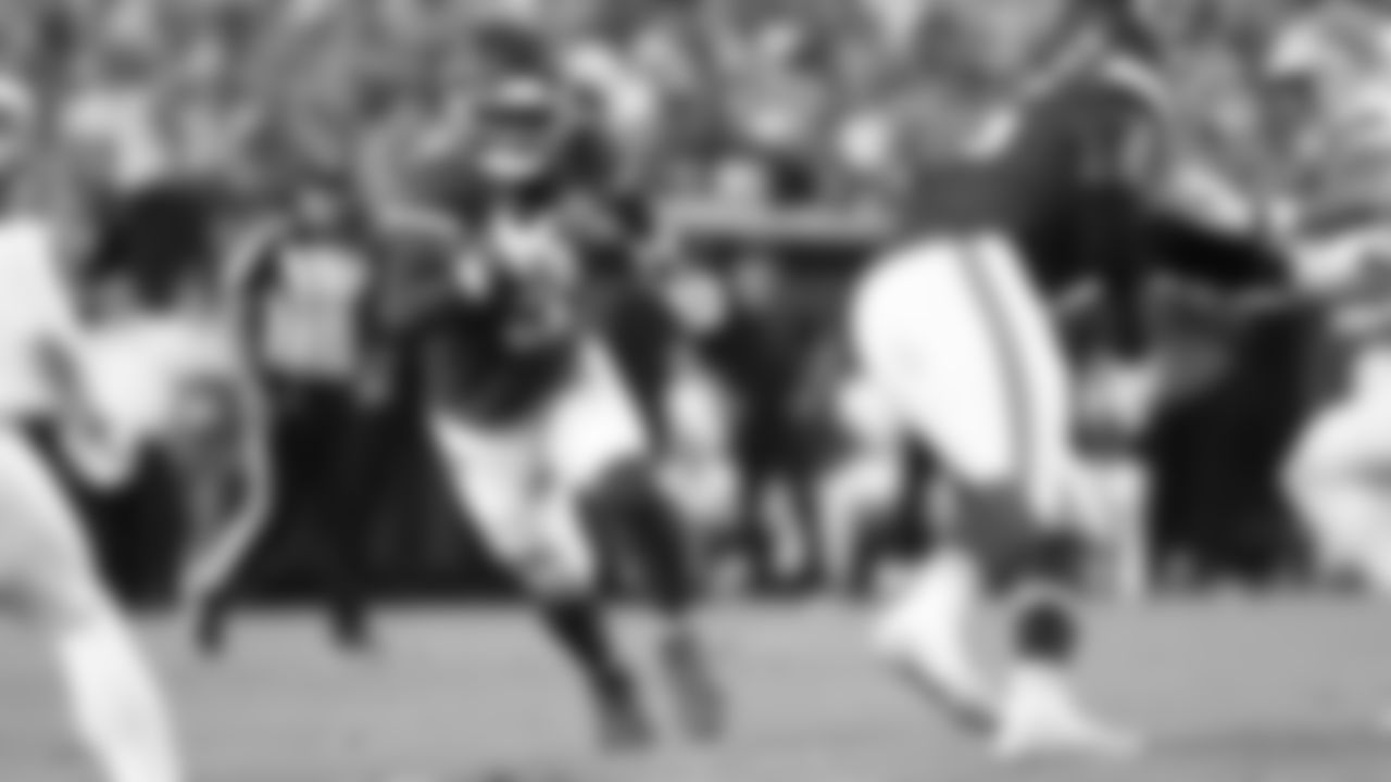 Kansas City Chiefs wide receiver JuJu Smith-Schuster (9) runs the ball during a week 6 NFL Football game against the Detroit Lions on Sunday, October 12, 2025 in Kansas City, MO.