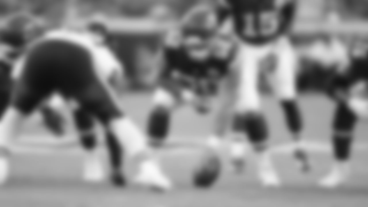 Kansas City Chiefs center Creed Humphrey (52) gets ready to snap the ball during a preseason week 3 NFL football game against the Chicago Bears, Friday, August 22, 2025 in Kansas City, MO.