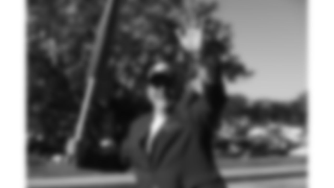 Red Coaters prior to the week 7 NFL football game against the Las Vegas Raiders on Sunday, October 19, 2025 in Kansas City, MO.