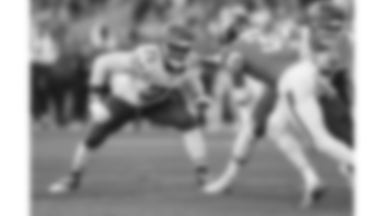 Kansas City Chiefs tackle Josh Simmons (71) in action during a week 11 NFL Football game against the Denver Broncos on Sunday, November 16, 2025 in Denver, Colorado.