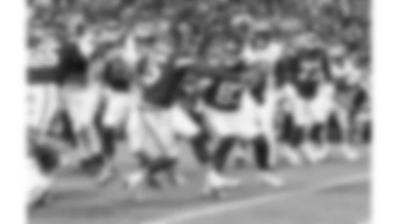 Kansas City Chiefs quarterback Patrick Mahomes (15) runs the ball into the end zone during the week 6 NFL football game against the Detroit Lions, Sunday, October 12, 2025 in Kansas City, MO.