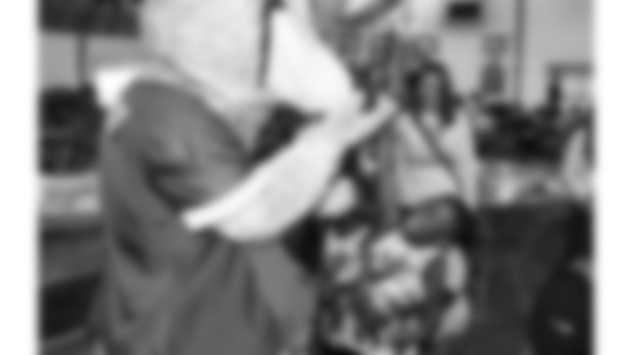 Kansas City Chiefs representatives and the Little Caesars Love Kitchen provide pizza for local U.S. service members and their families at Life.Church Faith & Family Chapel on Tuesday, September 23, 2025 in Kansas City, MO.