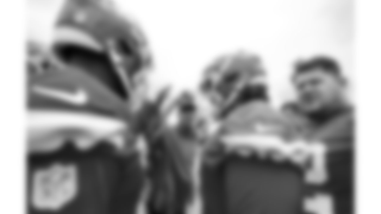 Kansas City Chiefs huddle up following practice during phase 3 of OTAs on Thursday, May 29, 2025 in Kansas City, MO.