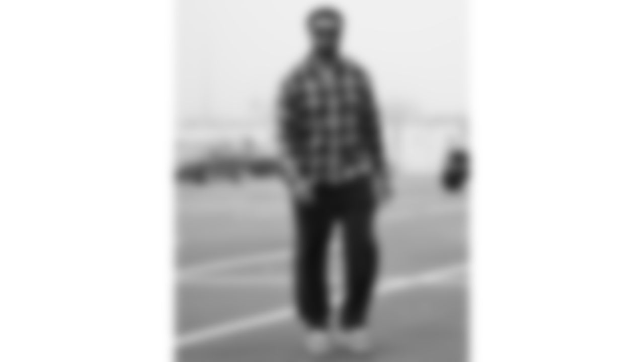 Kansas City Chiefs quarterback Chris Oladokun (19) arrives prior to a week 12 NFL Football game against the Indianapolis Colts on Sunday, November 23, 2025 in Kansas City, MO