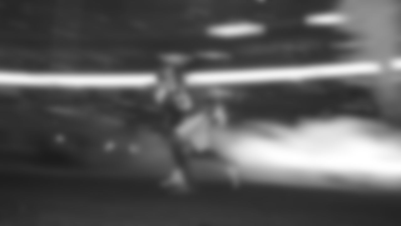 `Kansas City Chiefs tight end Noah Gray (83) runs onto field prior to an NFL week 14 matchup against the Houston Texans, Sunday December 7, 2025.