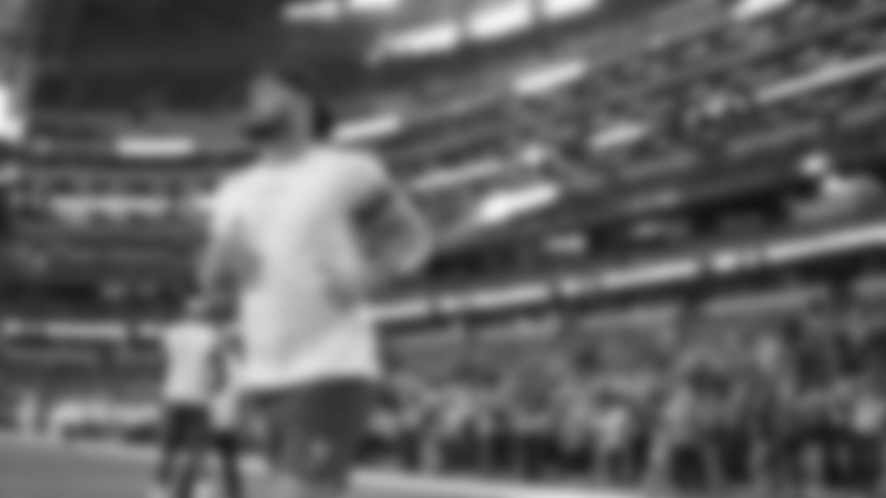 Kansas City Chiefs middle linebacker Drue Tranquill (23) warms up prior to a week 13 NFL football game against the Dallas Cowboys on Thursday, November 27, 2025 in Arlington, TX.