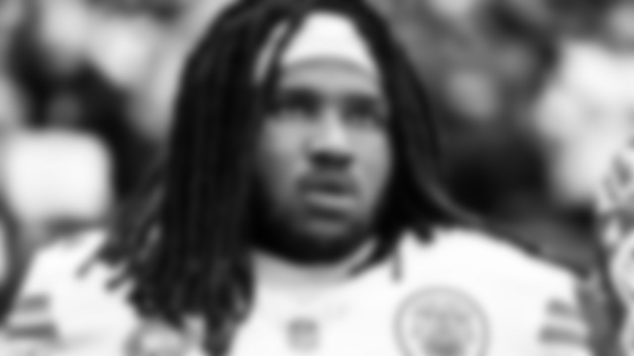 Kansas City Chiefs linebacker Nick Bolton (32) prior to the NFL Week 15 matchup against the New England Patriots on December 17, 2023.