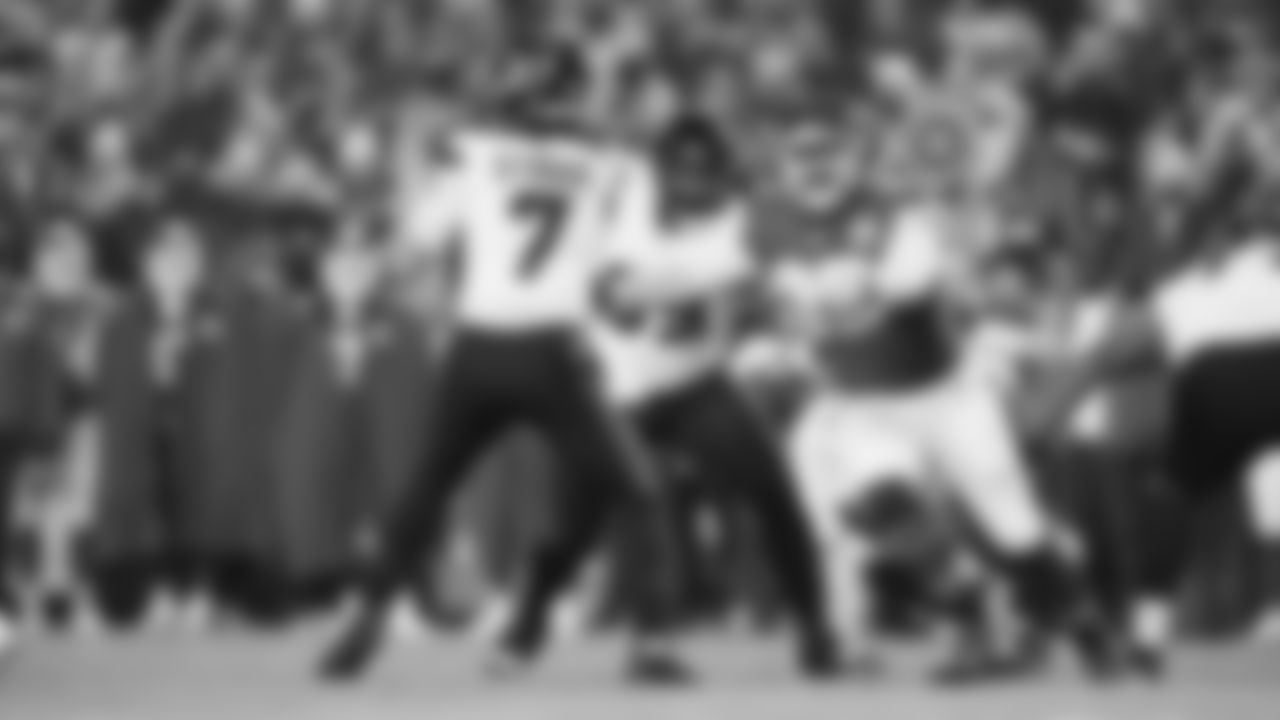 Kansas City Chiefs defensive tackle Chris Jones (95) pressures Houston Texans quarterback C.J. Stroud (7) during an NFL week 14 matchup against the Houston Texans, Sunday December 7, 2025.