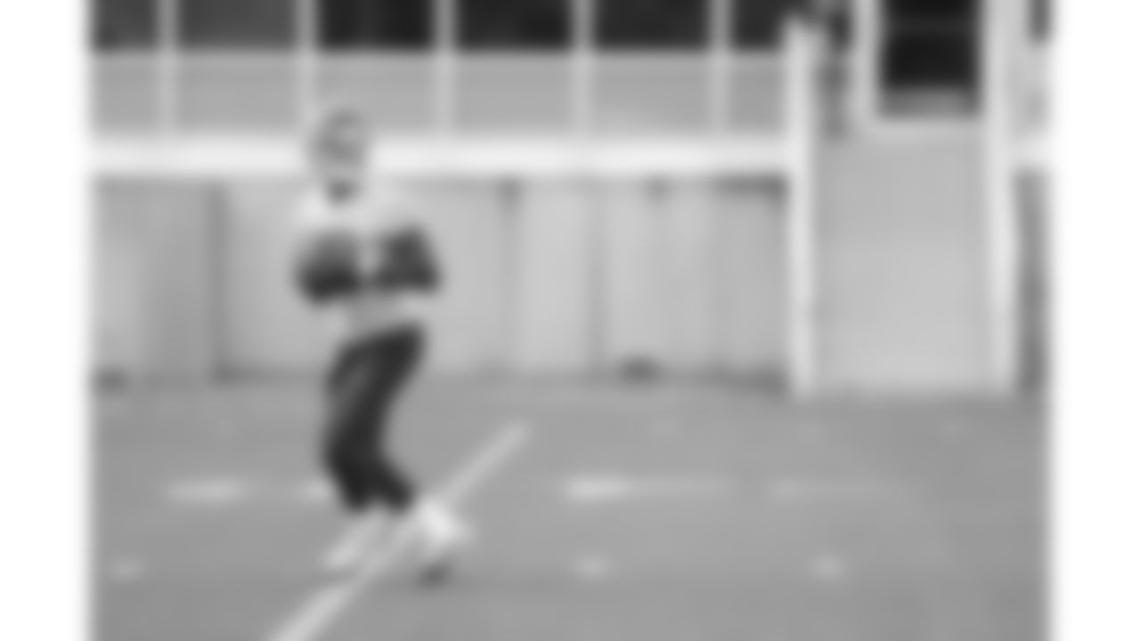 Kansas City Chiefs quarterback Chris Oladokun (19) practices during phase 3 of OTAs on Wednesday June 18, 2025 in Kansas City, MO.