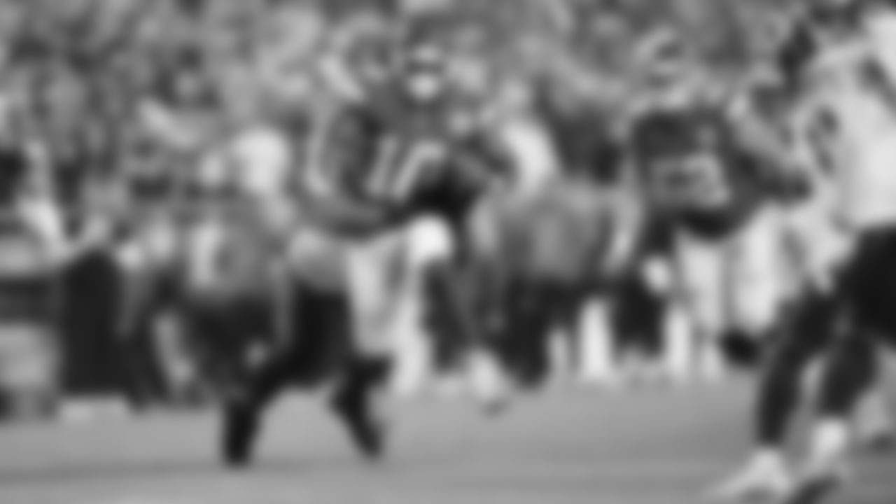 Kansas City Chiefs running back Isiah Pacheco (10) runs the ball during a week 8 NFL Football game against the Washington Commanders on Monday, October 27, 2025 in Kansas City, MO.