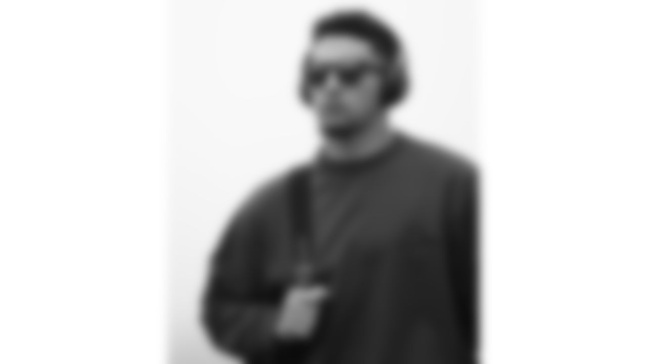 Kansas City Chiefs quarterback Patrick Mahomes (15) arrives prior to a week 12 NFL Football game against the Indianapolis Colts on Sunday, November 23, 2025 in Kansas City, MO