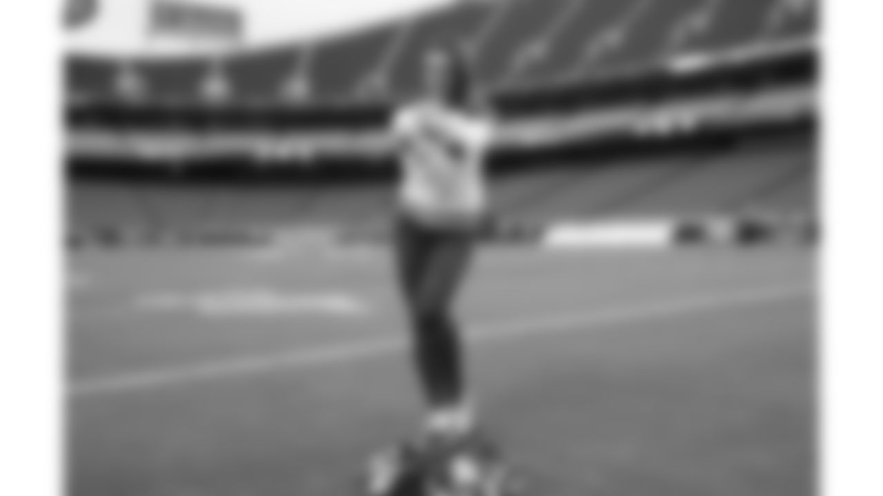 A Kansas City Chiefs Cheerleader before a week 8 NFL football game against the Washington Commanders, Monday, October 27, 2025, in Kansas City, MO.