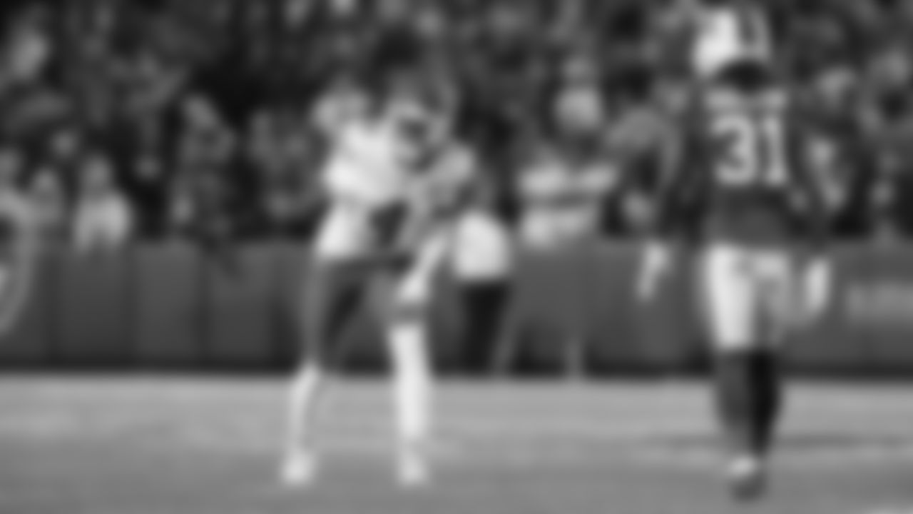 Kansas City Chiefs wide receiver Rashee Rice (4) lines up during a week 9 NFL football game against the Buffalo Bills, Sunday, November 2, 2025 in Buffalo, NY