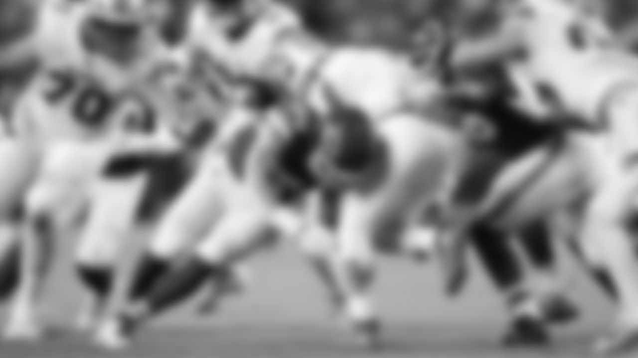 Kansas City Chiefs linebacker Leo Chenal (54) makes a tackle during a week 6 NFL Football game against the Detroit Lions on Sunday, October 12, 2025 in Kansas City, MO.