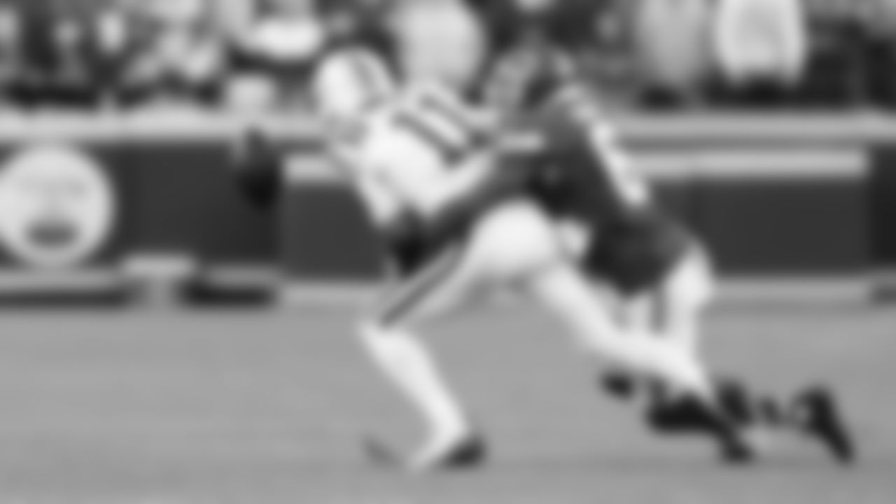 Kansas City Chiefs safety Bryan Cook (6) hits Indianapolis Colts wide receiver Michael Pittman Jr. (11) during a week 12 NFL football game, Sunday, November 23, 2025 in Kansas City, MO.