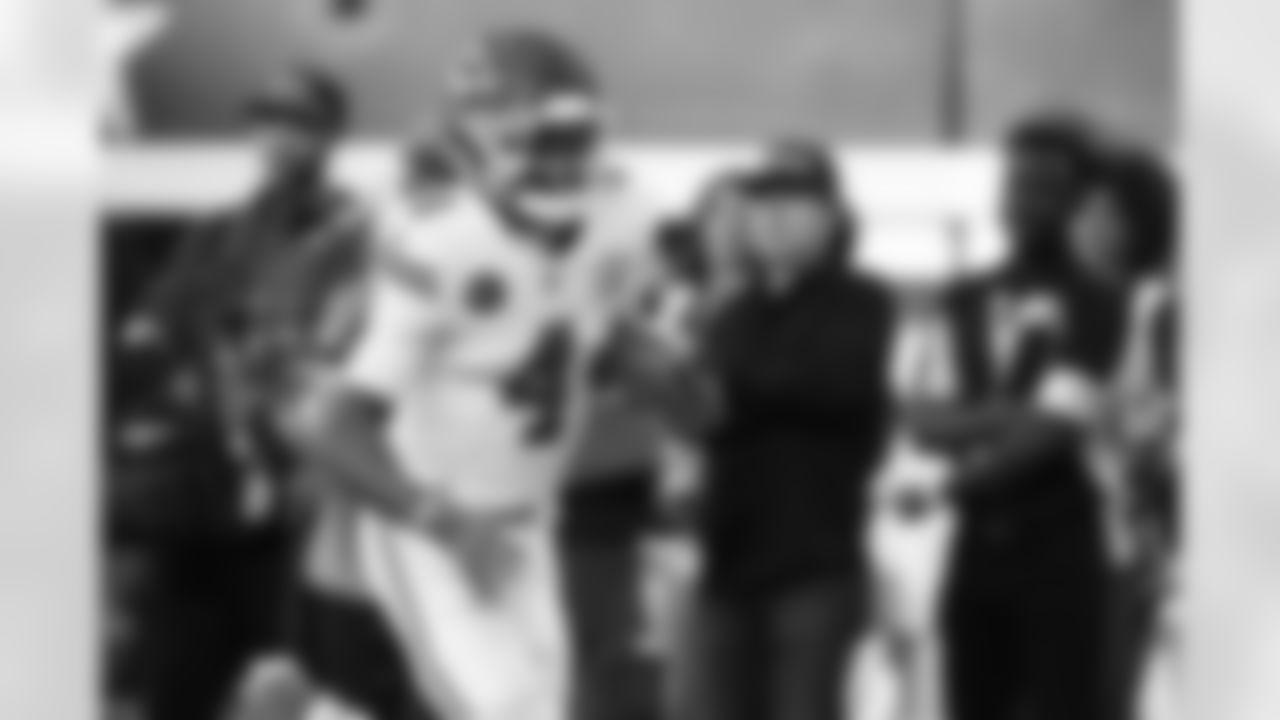 Kansas City Chiefs wide receiver Rashee Rice (4) scores a touchdown during a week 13 NFL football game against the Dallas Cowboys on Thursday, November 27, 2025 in Arlington, TX.