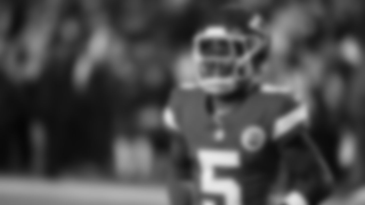 Kansas City Chiefs wide receiver Hollywood Brown (5) looks on prior to an NFL week 14 matchup against the Houston Texans, Sunday December 7, 2025.