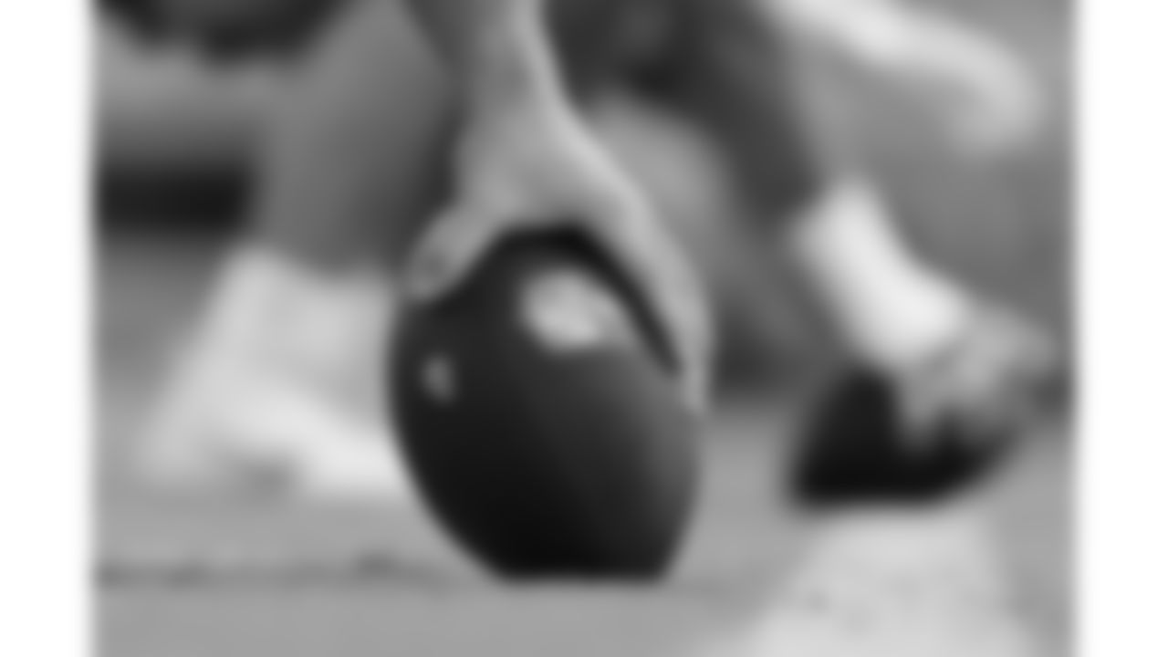 Kansas City Chiefs centers prepare to snap the ball arrives at day 11 of training camp practice on Sunday, August 3, 2025.